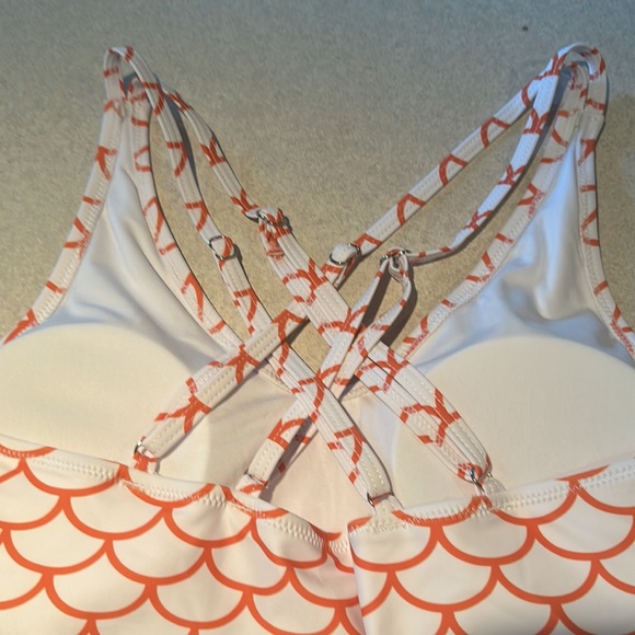 Cupshe one piece bathing suit coral and white. - Picture 6 of 8
